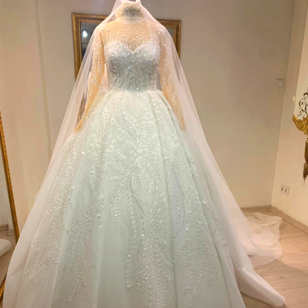 Custom Imported Elegant Crystal White Lace Wedding Dress